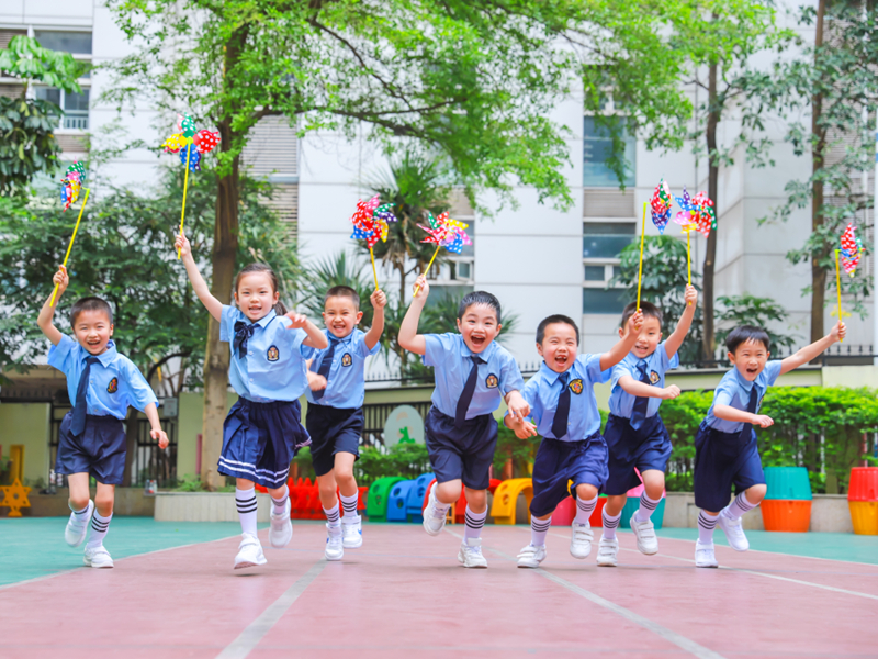 4.毕业照:“我们毕业啦” 海珠区穗花幼儿园.jpg